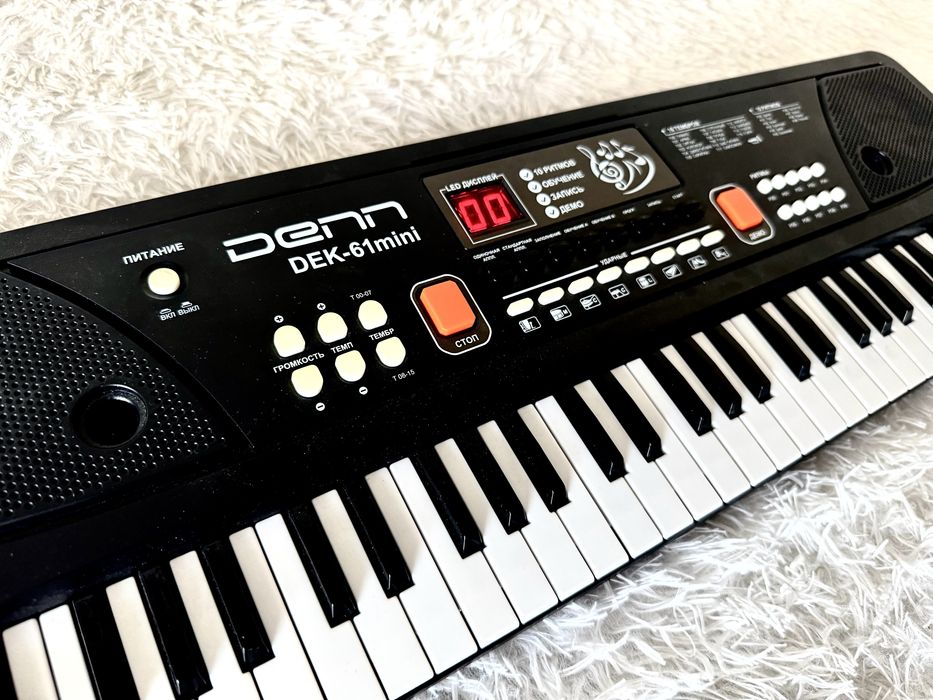 Продам синтезатор пианино Denn DEK61 mini