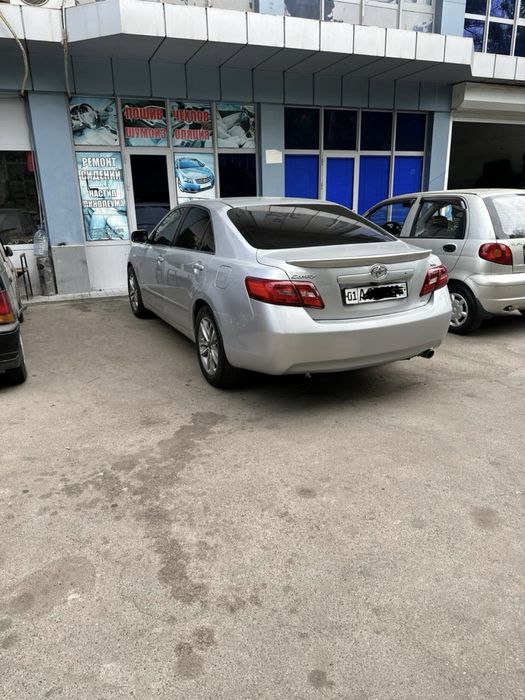 Toyota camry yili 2007 prapan gazlari bor