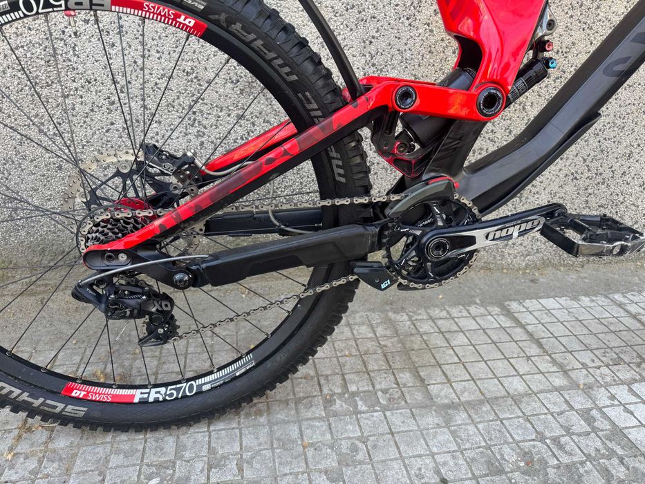 Canyon Sender CF 8.0 Carbon Donwhill/Sram X0/RockShox BoXXer 200mm.