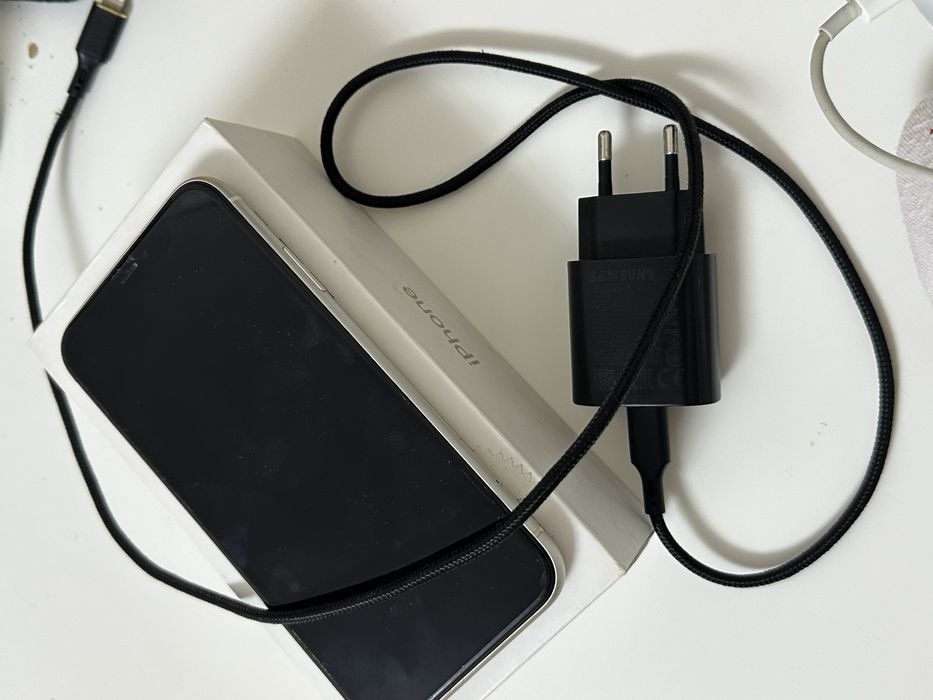 Айфон 11 64 гб белый продается