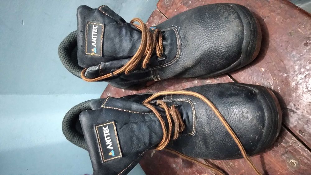 Etiklar sotiladi 40 razmerli