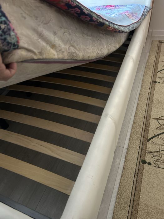 Двухспальная кровать продам