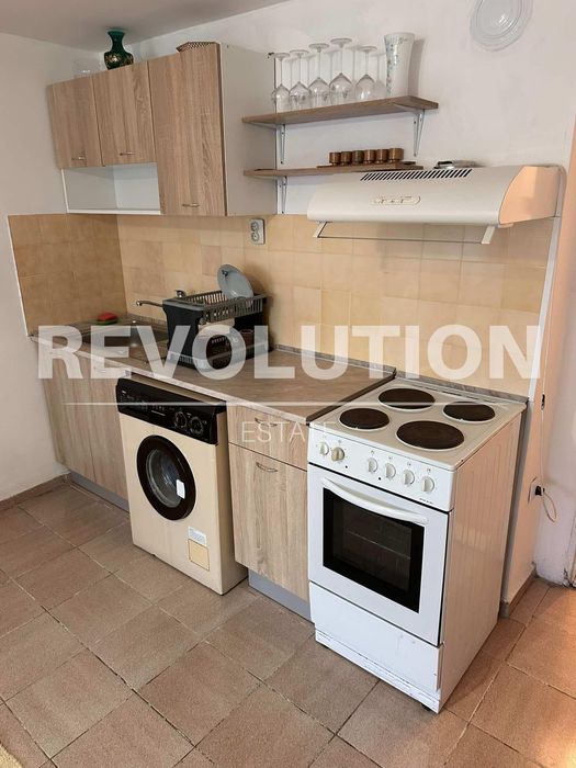 Дава се под наем Едностаен апартамент в Варна, Лятно кино Тракия - 42 кв.м за 225 € - Снимка #2