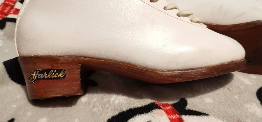 Patine artistice fara lame, stare foarte buna marimea 35/36 doar ghete