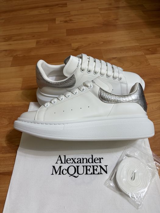 Alexander McQueen 43
