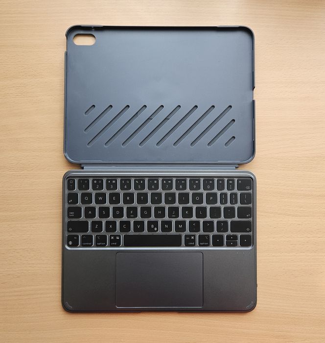 ESR shift series (iPad 10th gen, iPad A16)