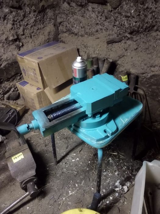 Тиски инструменты для работы