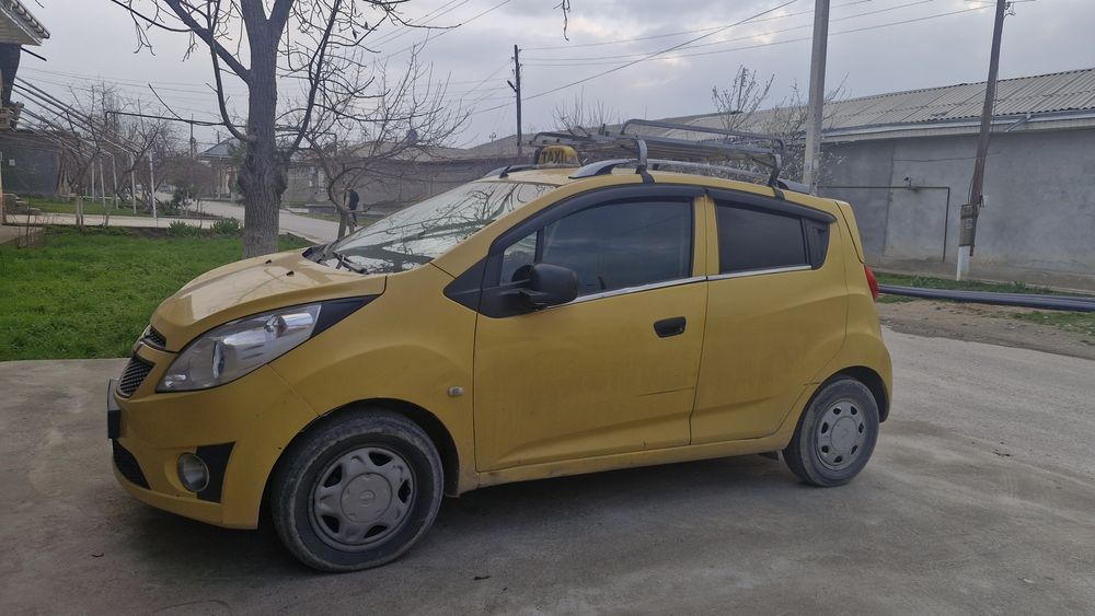 Спарк 2012 срочни сотилади