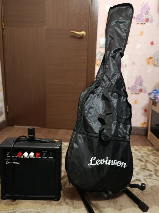 Срочно продам электро гитару!