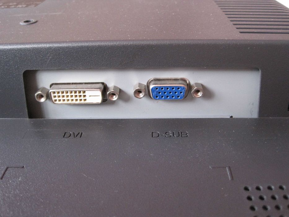 Монитор Philips 220WS8