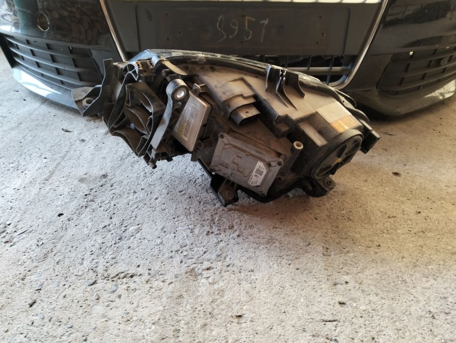 Far dreapta bixenon audi A4 b8 Europa