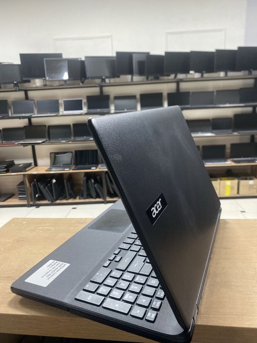 Ноутбук Acer Celeron/RAM4/HDD500/HD Graphics