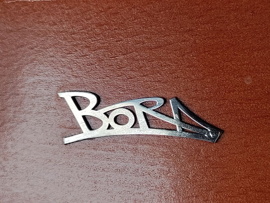 Холна маса на Bora-запазена