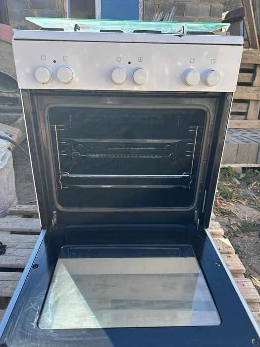 Продам газ плиту