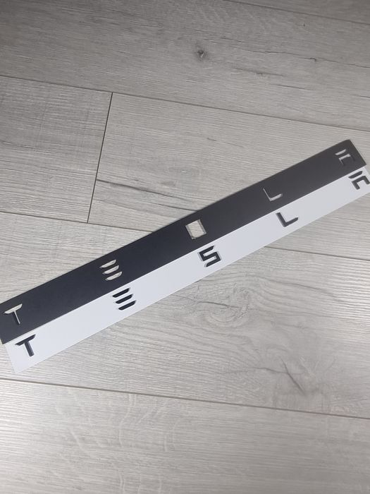 Emblema-Sigla-Logo-Scris-Fata-Spate-Tesla-Dual-Motor-Neagra-Model-3-Y