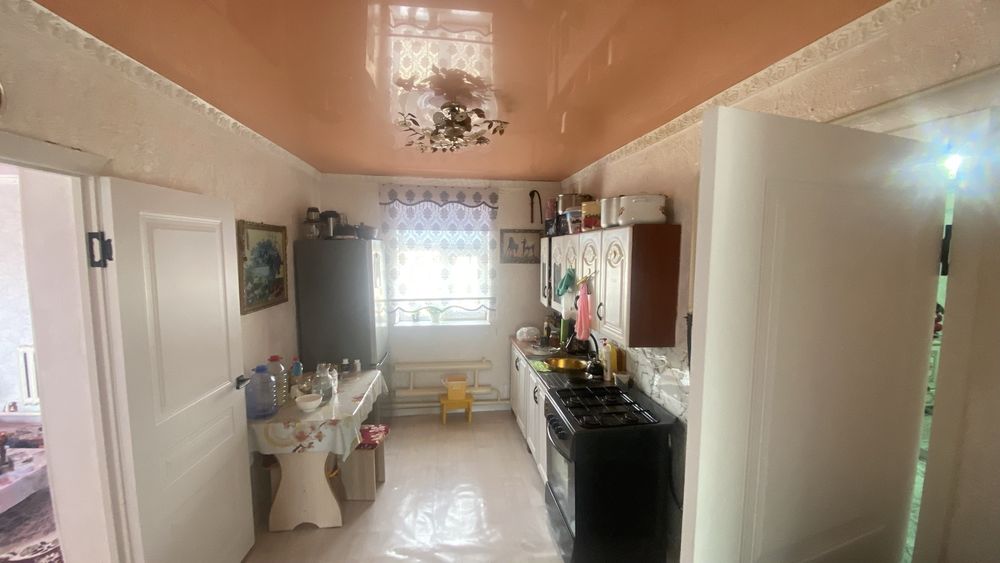 Үй сатылады титовта орналаскан