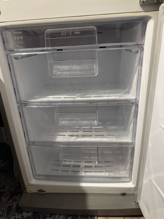 Продам холодильник LG