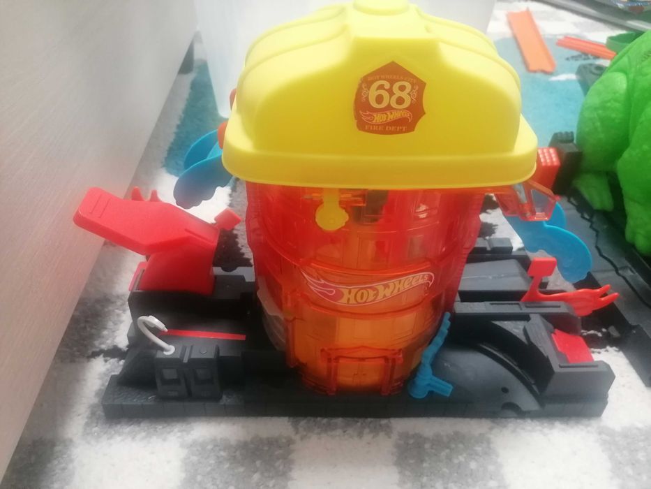 Писти Hot WHEELS