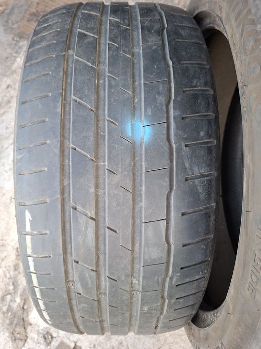 Продам шины. 235/40/19 ханкук.