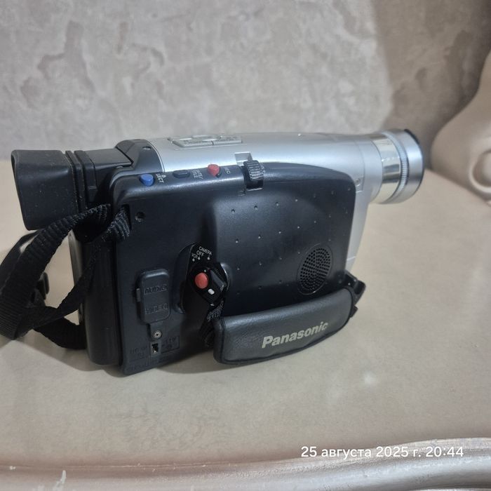 Видеокамера Panasonic NV-VZ18
