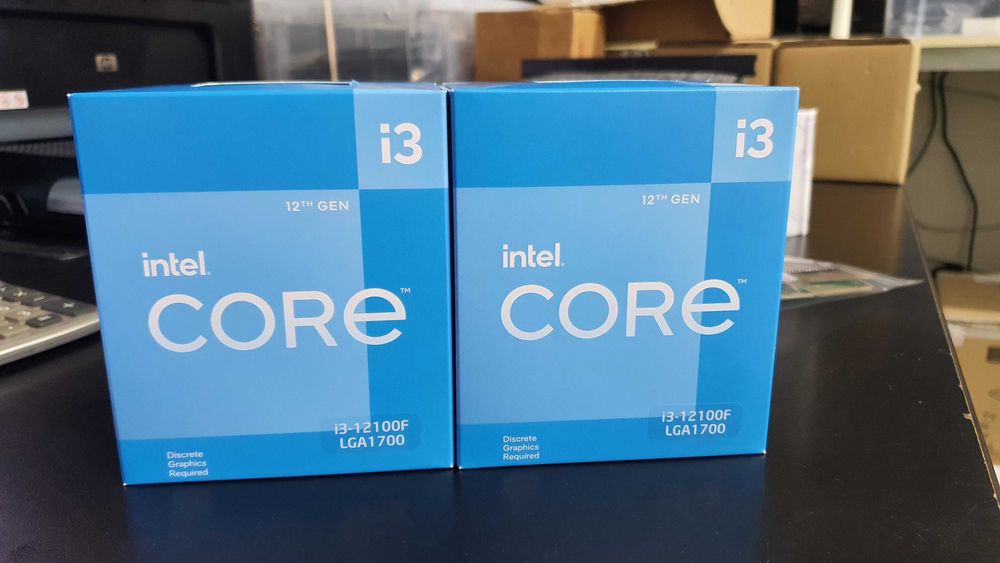 Лот от 19 Intel процесори (Core, Pentium, Celeron, Xeon)