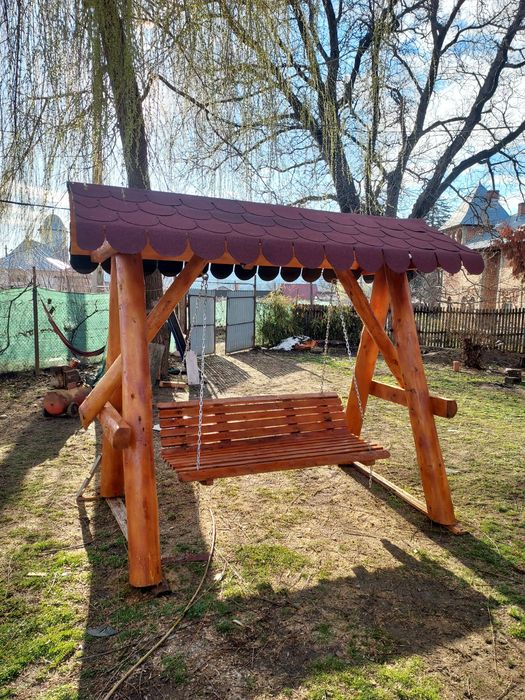 Mobilier rustic din lemn tratat