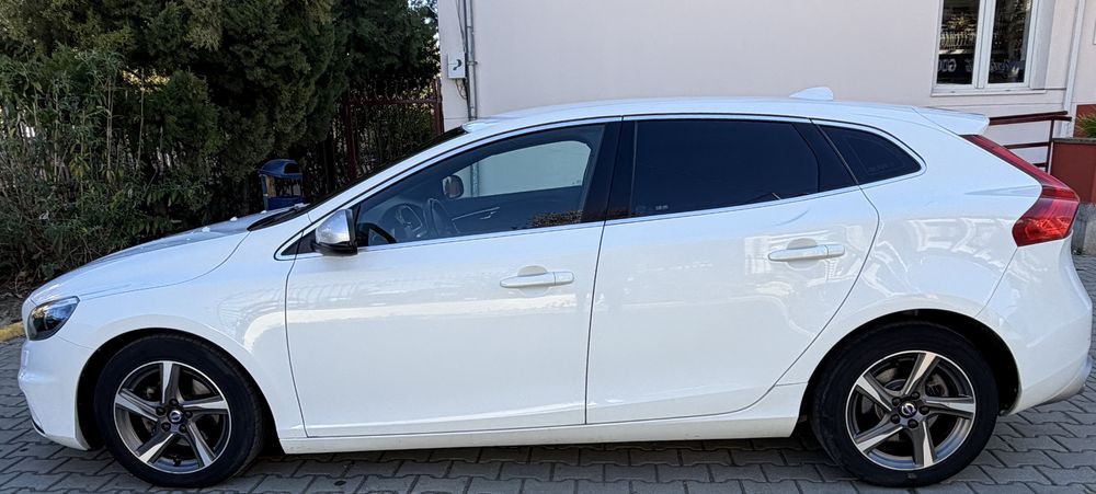 VOLVO V40 2016 — imagine 3