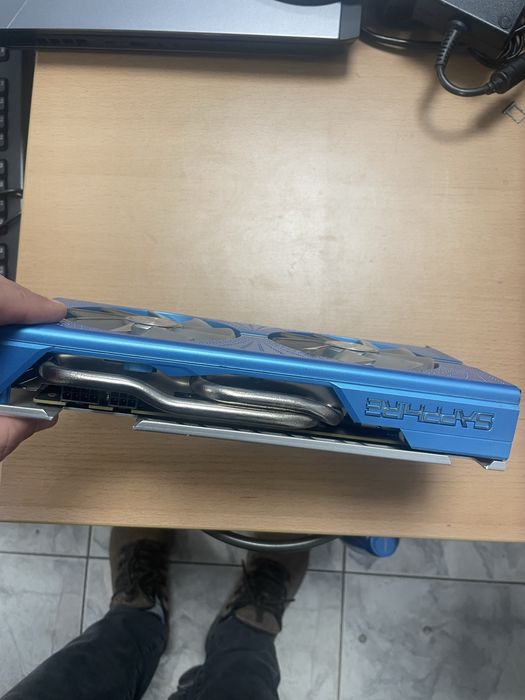 Vand placa video Amd Radeon RX580 SapphireNitro Plus de 8Gb