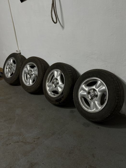 Комплект резины с дисками на 14