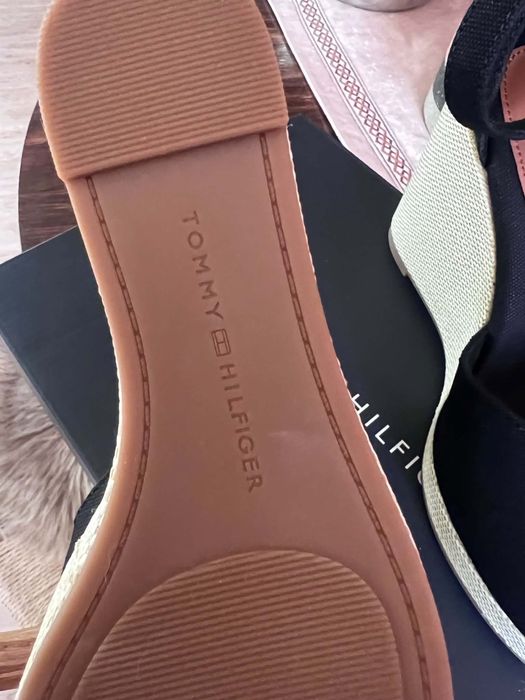 Летни обувки на платформа TOMMY HILFIGER