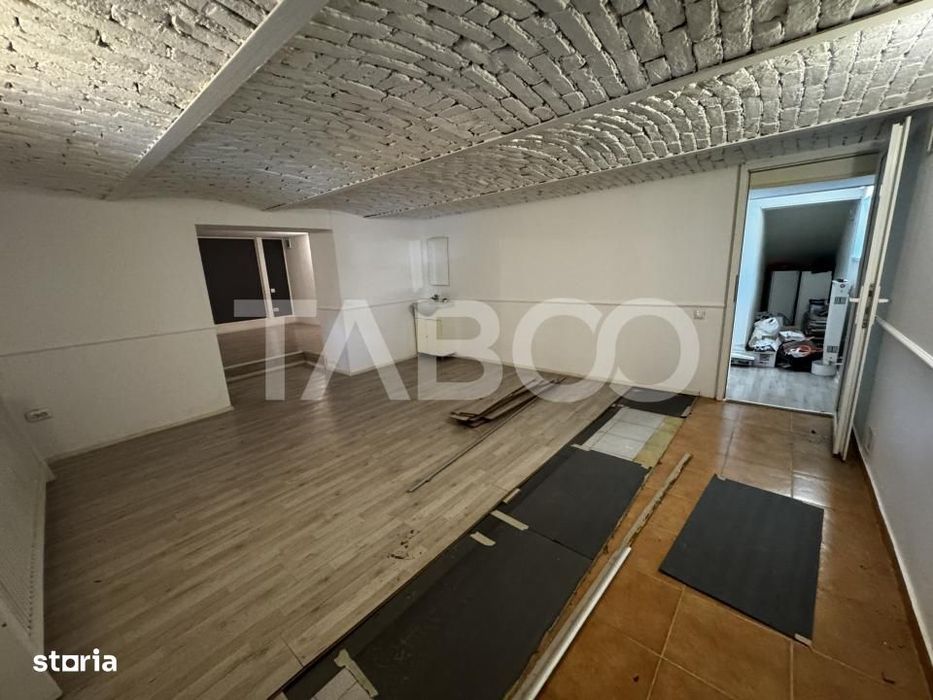 Spatiu comercial de inchiriat 4 camere 85 mpu Central Sibiu