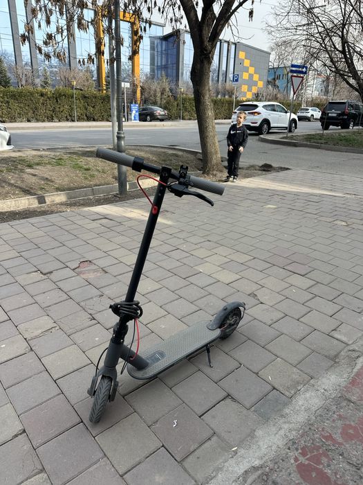 продается самокат электронный