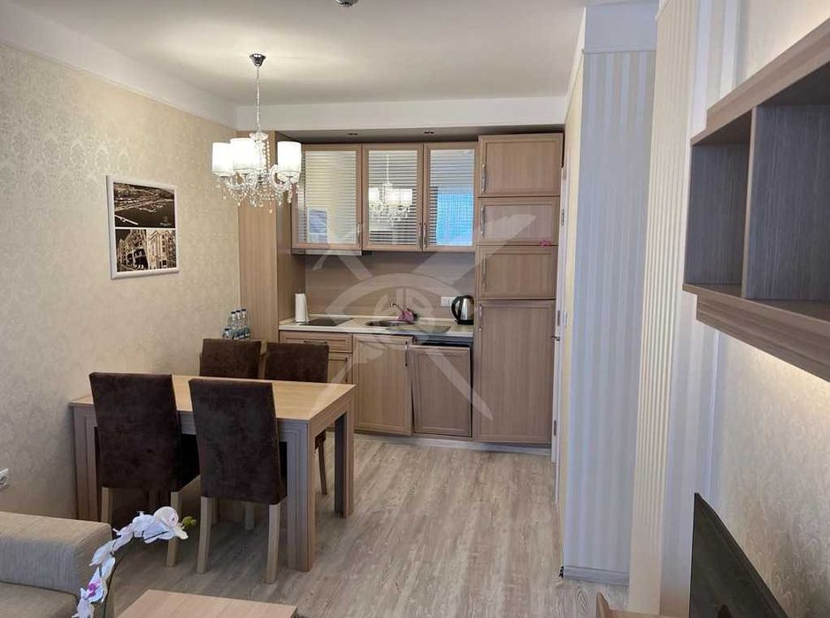 Продава се Многостаен апартамент в Свети Влас - 250 кв.м за 1180 €/кв.м - Снимка #4