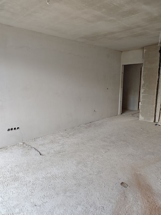 Четиристаен апартамент в Център