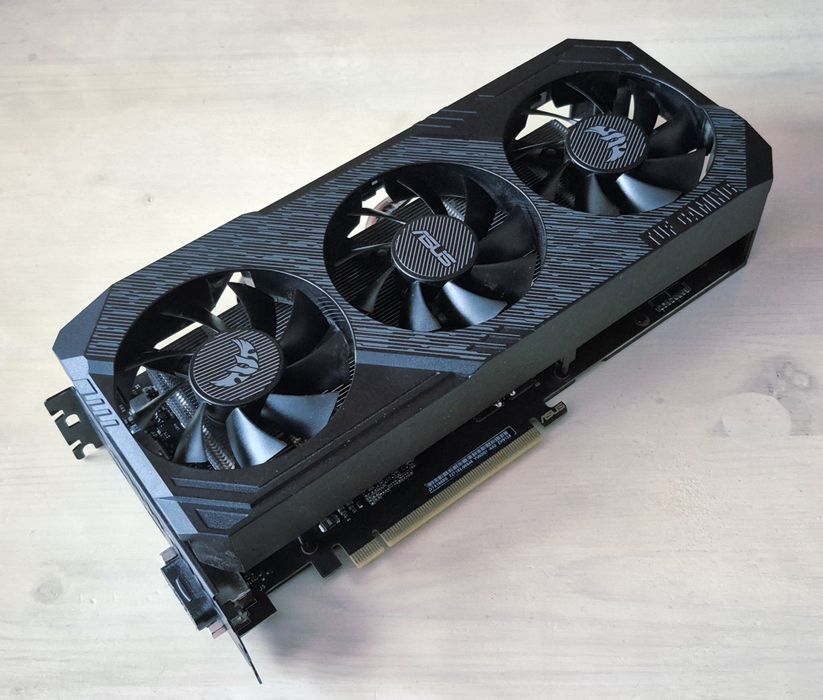 Placa video GTX Asus TUF gaming 1660 Super OC 6GB GDDR6