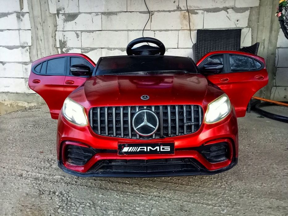 Mașinuța pentru copii, model Mercedes AMG GLC63 Sport