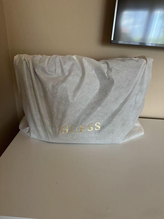 Guess genti set