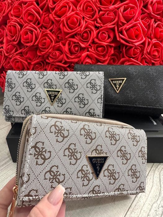 Дамски портмонета.