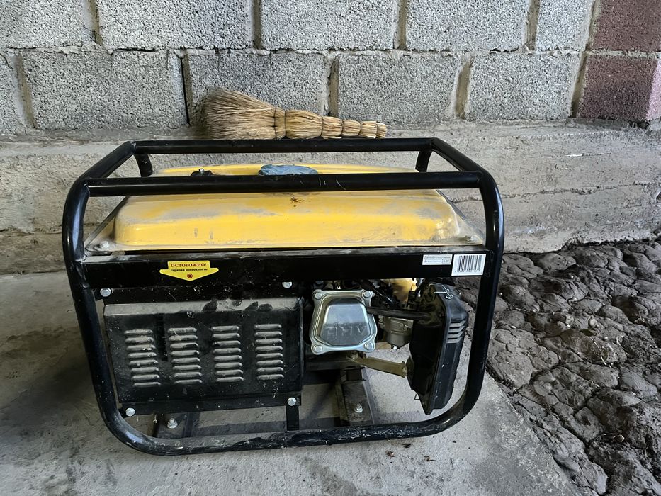 Бензиновый генератор