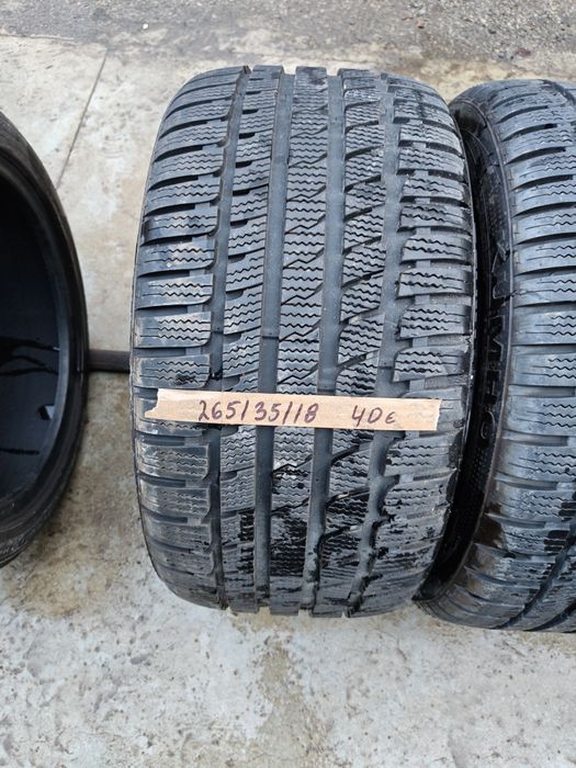 265/35/18 KUMHO  Winter