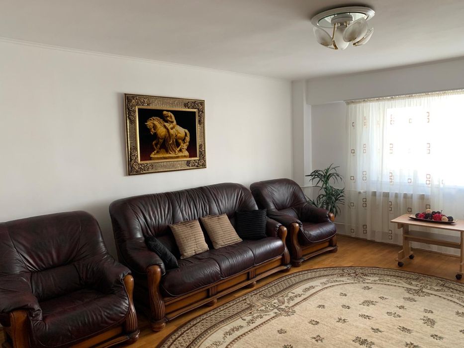 Apt 3 cam Splaiul Unirii, langa Camera de Comert