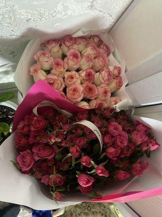 Кустовые розы и голландские 25 шт