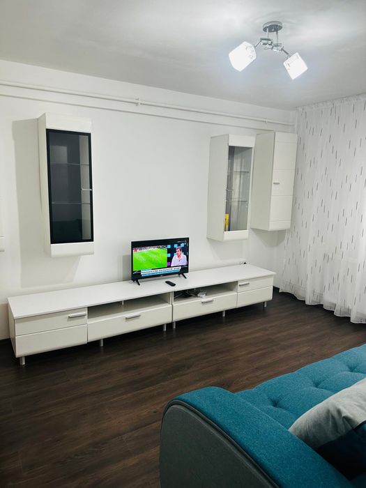 Inchiriez apartament