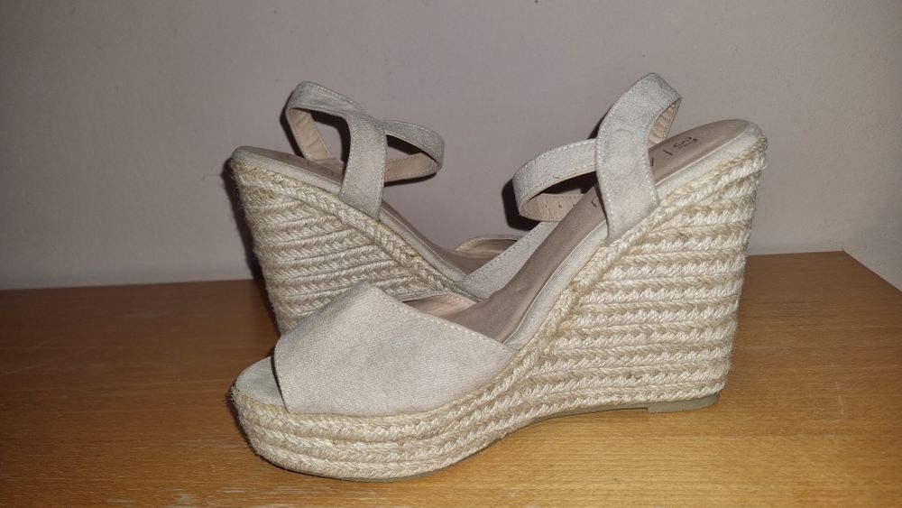 Sandale noi  nr 37