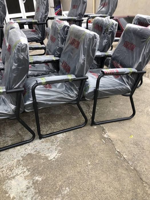 Kampyuter xona 15 ta hama narsasi blan birga kamturxona