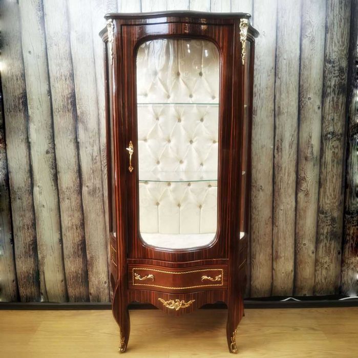 Салонна витрина в стил Louis XV