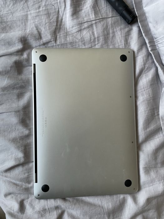 Макбук Про м1 идеал