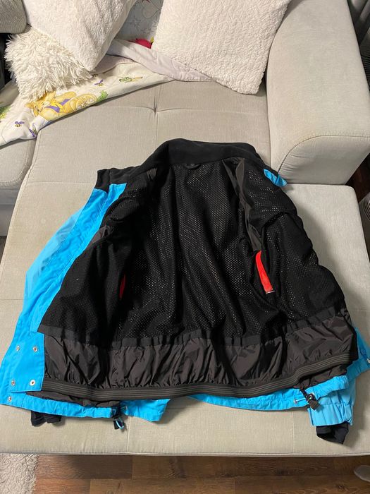 Ски яке  и зимни спортове  размер М