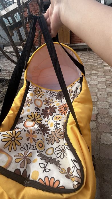 Коляска с люлькой