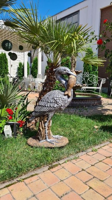 Ornament,ornament de gradina,statueta beton,Cocostarc cu peste